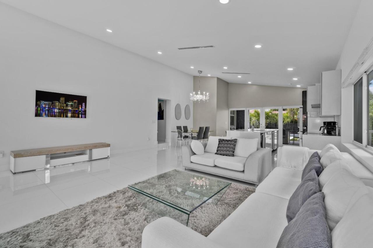 Luxury House 4 Beds Heated Pool W Jaccuzzi Apartment North Bay Village Luaran gambar