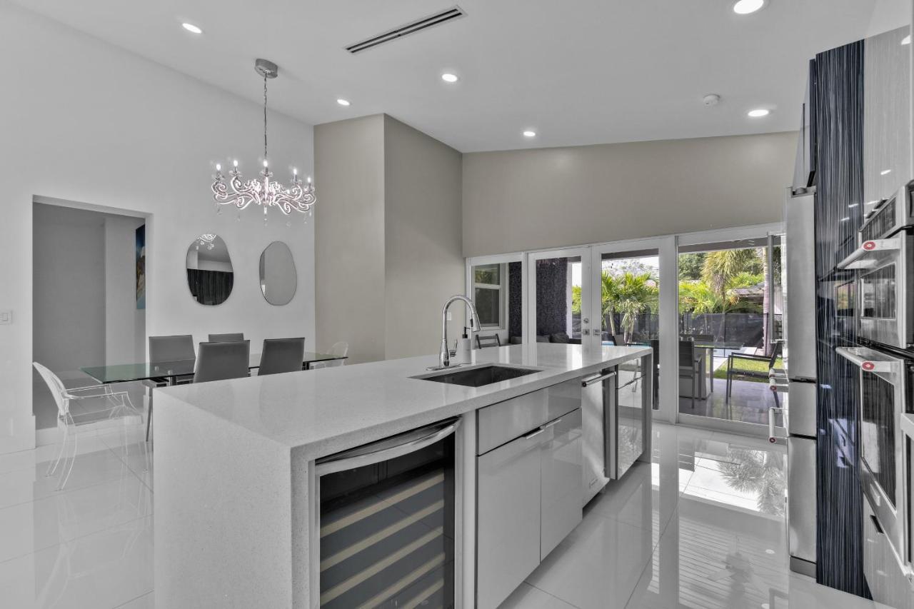Luxury House 4 Beds Heated Pool W Jaccuzzi Apartment North Bay Village Luaran gambar
